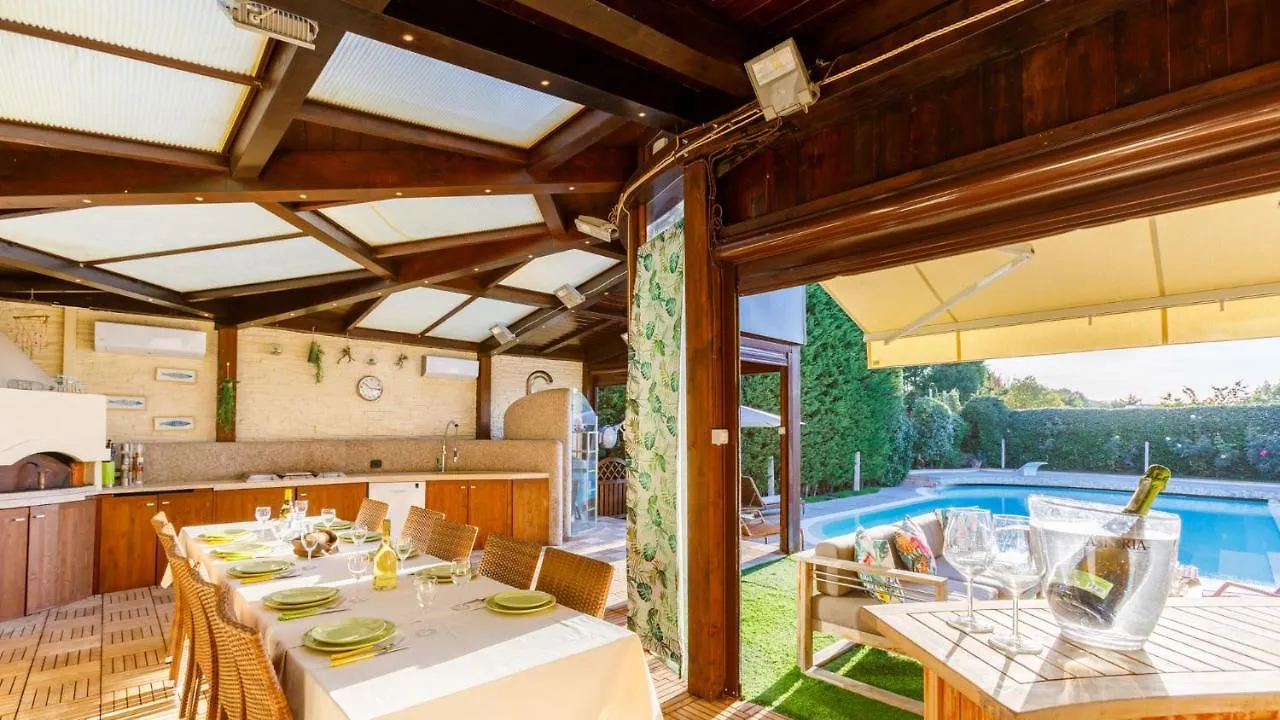 Villa Alais 8, Emma Villas Римини