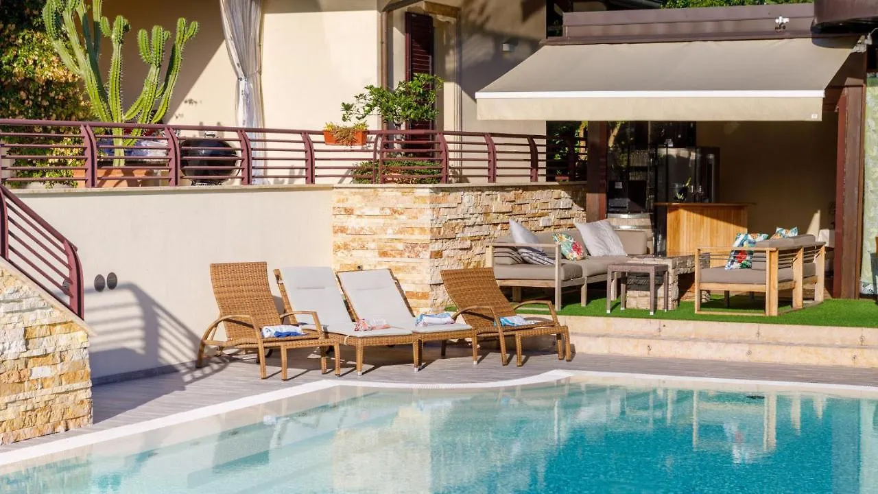 Villa Alais 8, Emma Villas Римини