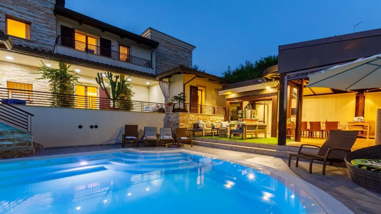 Villa Alais 8, Emma Villas Римини Италия