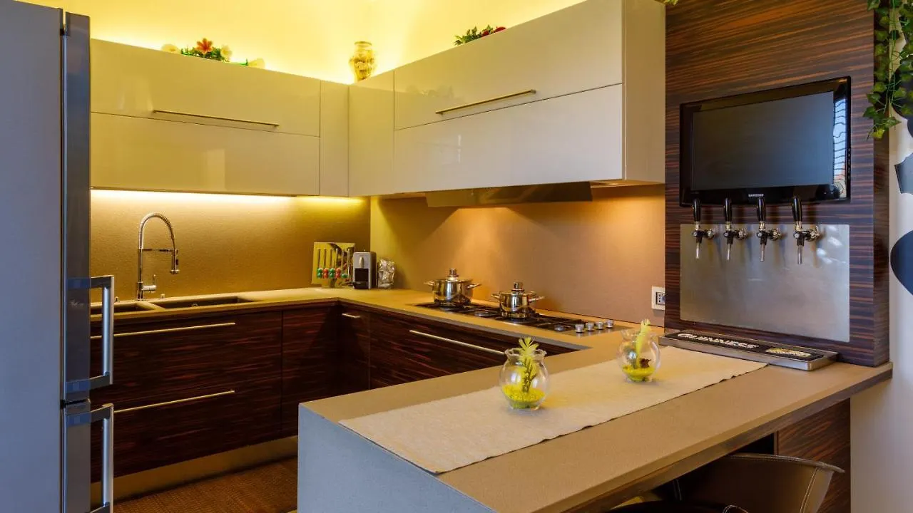 Villa Alais 8, Emma Villas Римини